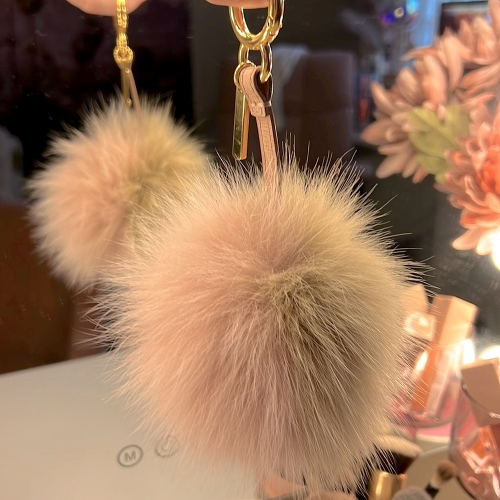 ❌SOLD❌ FENDI Fox Fur bag charm